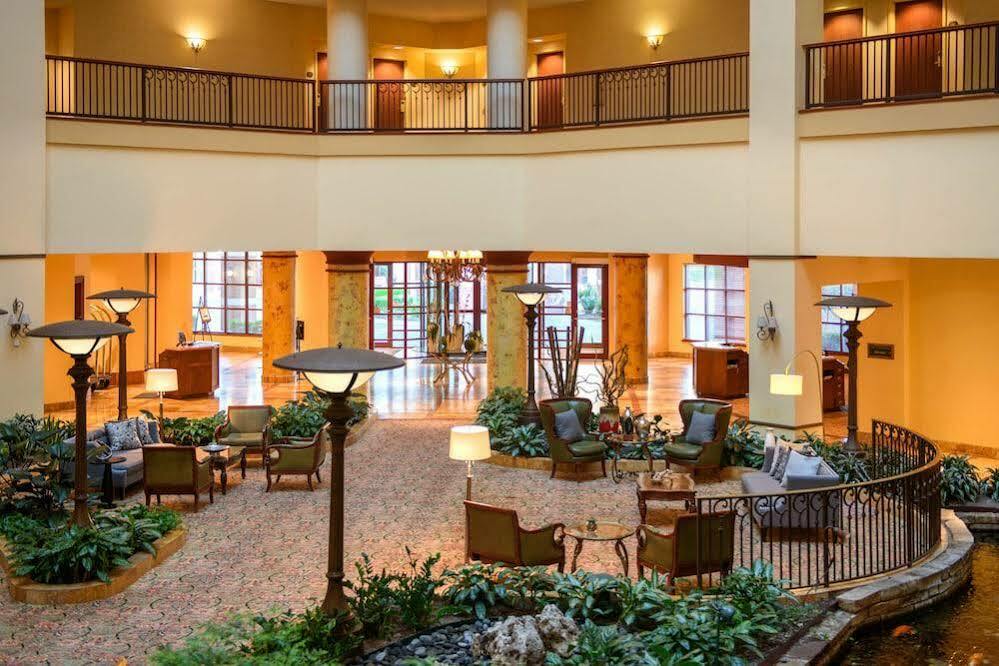 Renaissance Tulsa Hotel & Convention Center Exterior photo